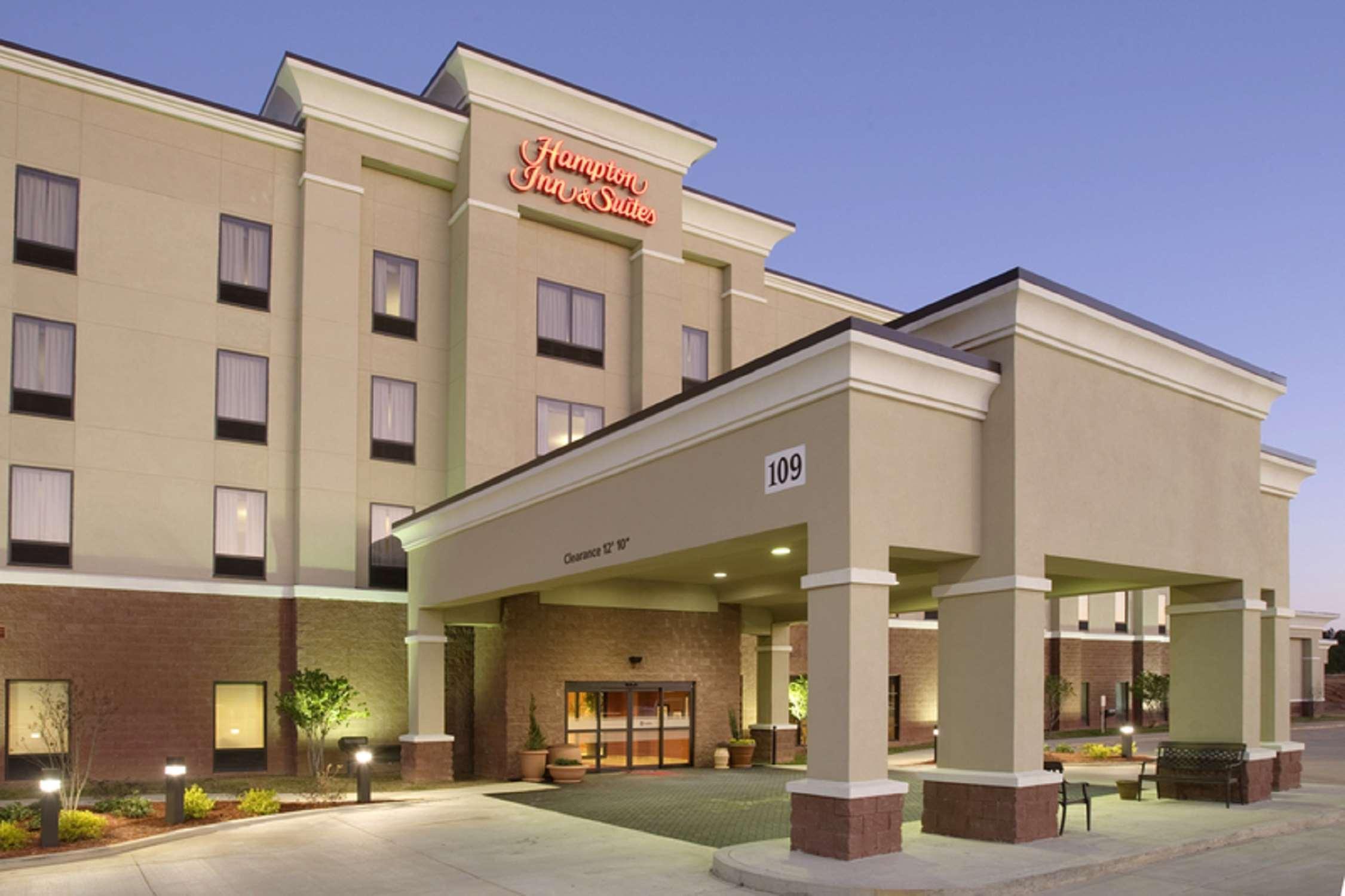 Hampton Inn & Suites Mccomb Exterior photo